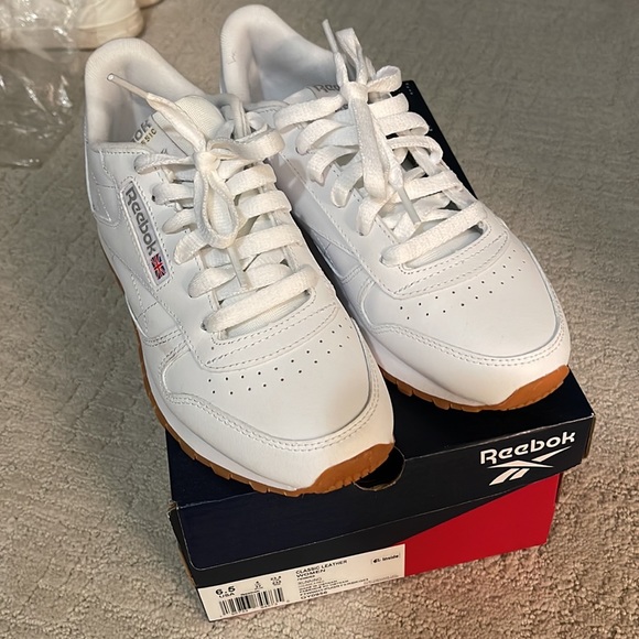 Reebok classic white sneakers - Picture 3 of 3